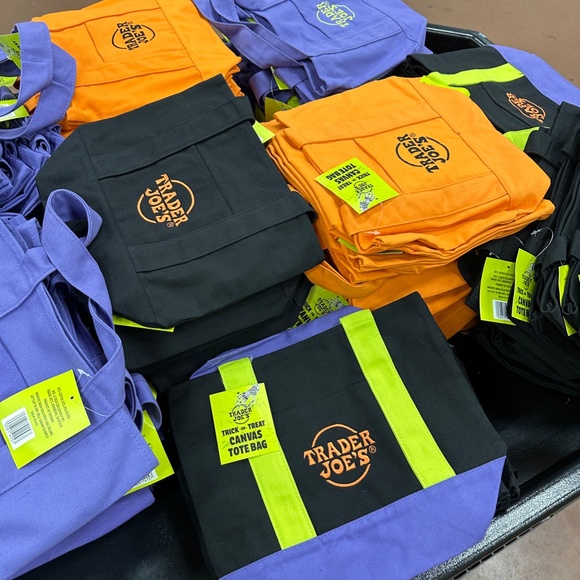 NWT! Trader Joes Mini Halloween Canvas Tote Bag A Set of 4 Piece Limited Edition - Picture 2 of 6